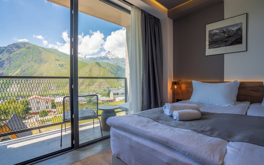 Step Inn - Kazbegi